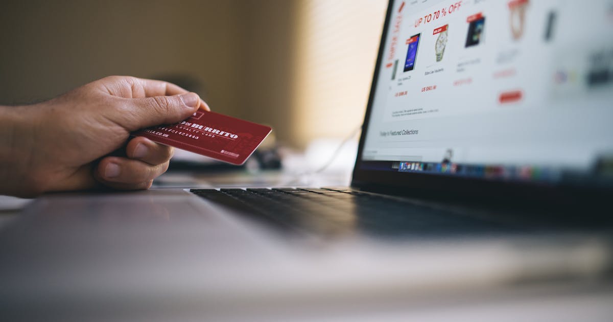 E-Commerce Platform Development: Custom vs Shopify vs Headless